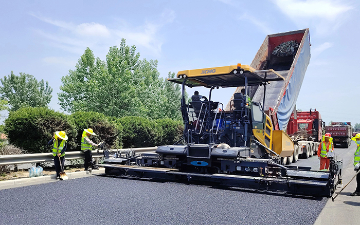 RP905IV摊铺机闪灼淮徐高速！！！