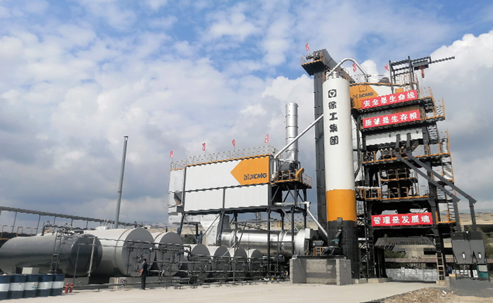 OK138太阳集团官网4000型沥青站 在鹤大高速大显身手！！！